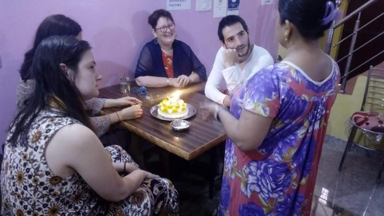 Azure Family Paying Guest House Varanasi Ngoại thất bức ảnh